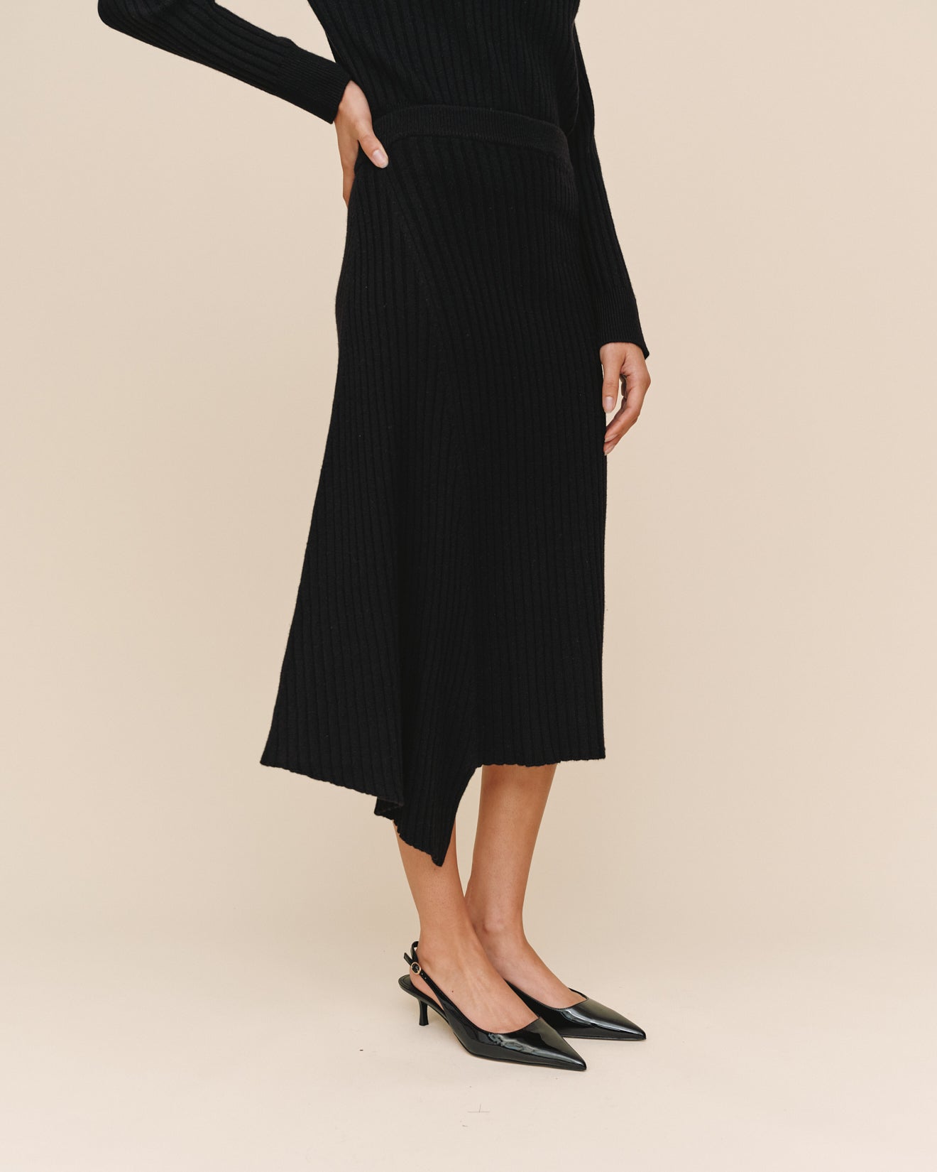 Print Your PostAsymmetric Hem Skirt - BlackSkirts