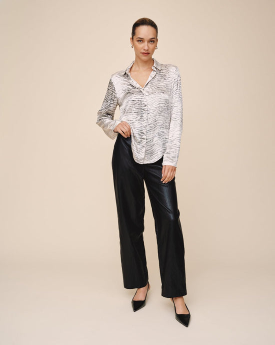 Print Your Post Clean Hidden Placket - Snow Tiger View 2