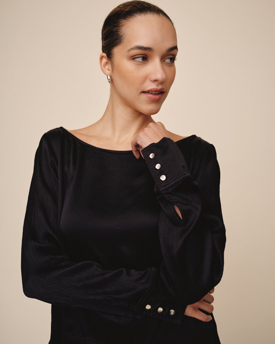 Print Your PostLong Sleeve Split Back Pullover - BlackTops