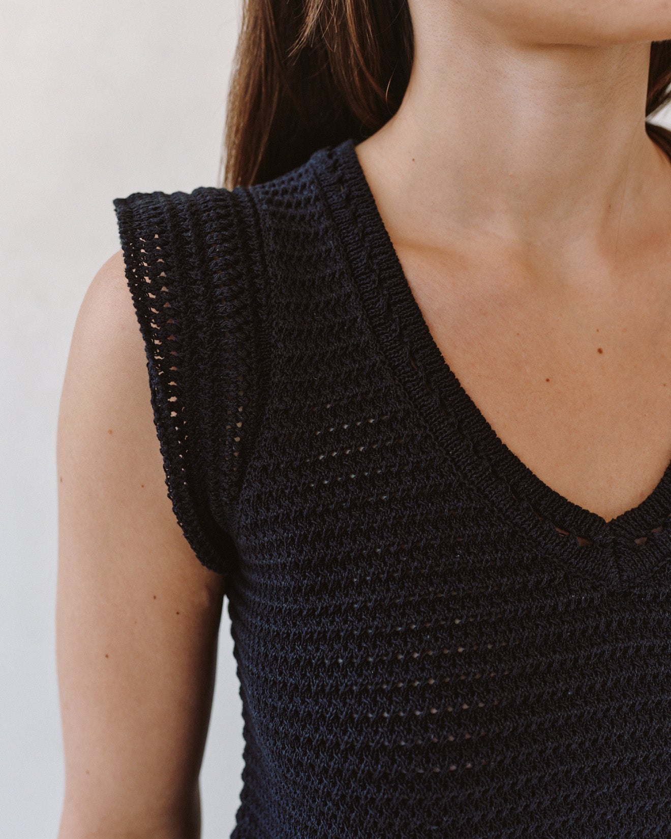 Print Your PostShort Sleeve V - Neck Crochet Top - BlackTops