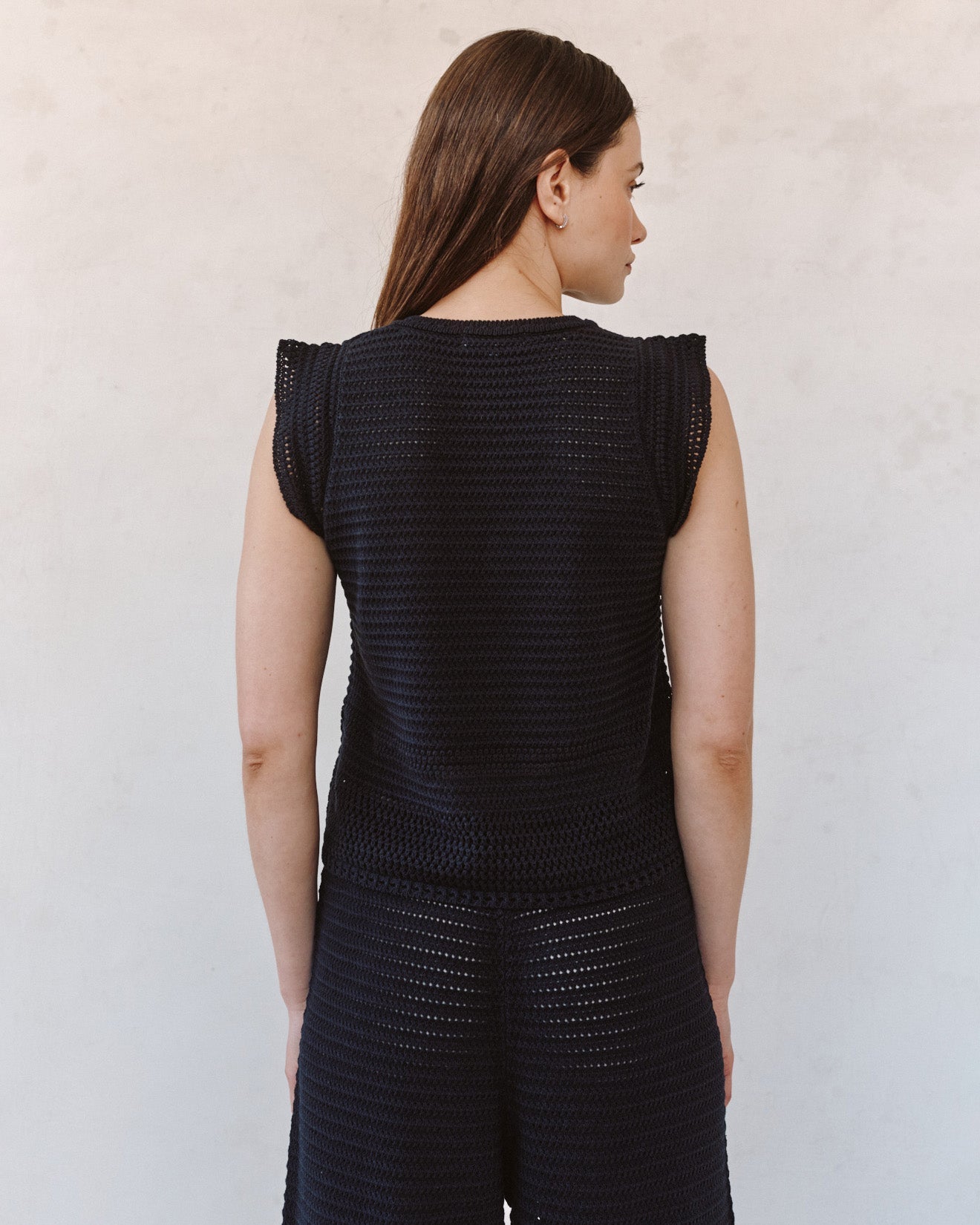 Print Your PostShort Sleeve V - Neck Crochet Top - BlackTops