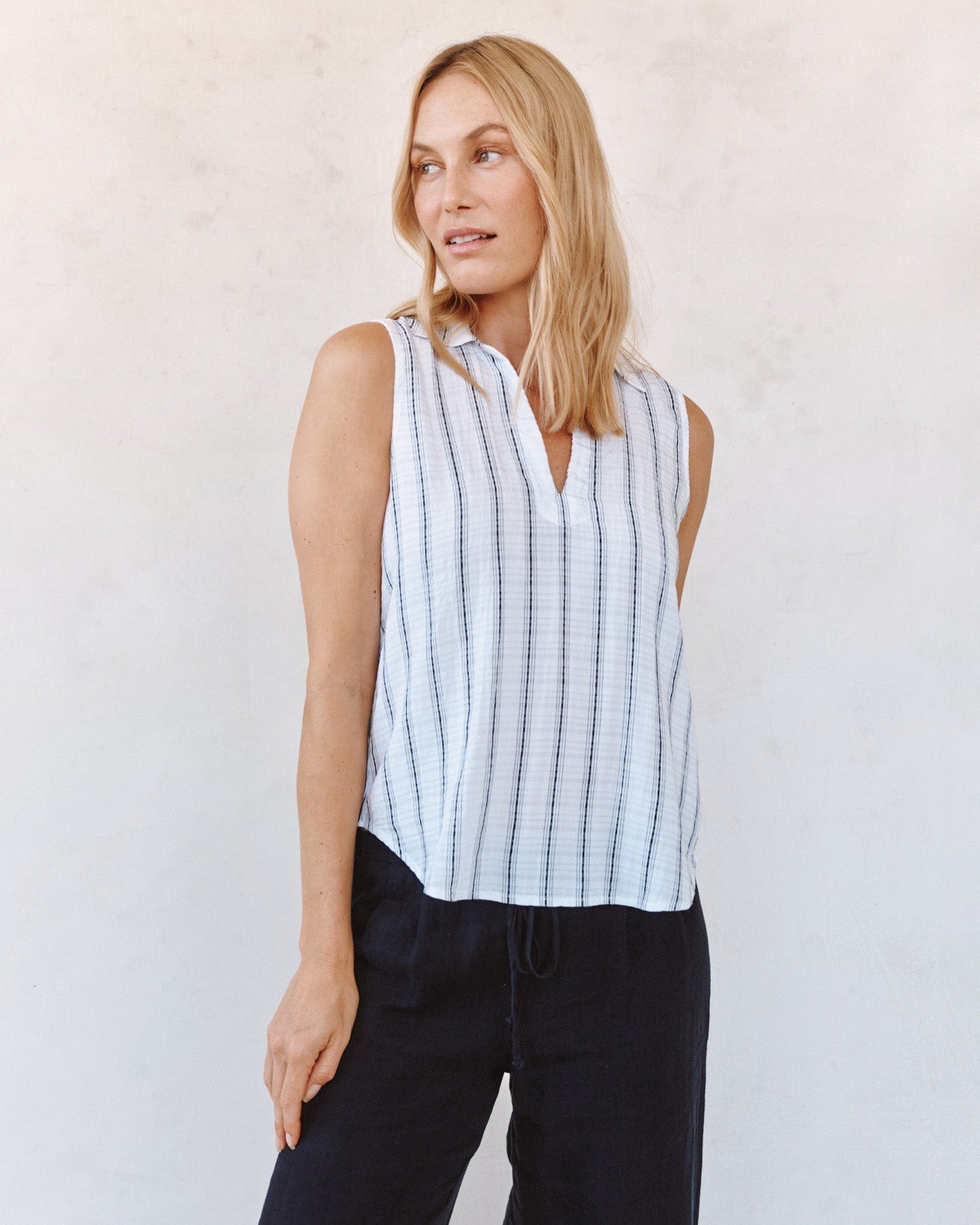 Print Your PostSleeveless Pullover - Black & White Shadow StripeTops